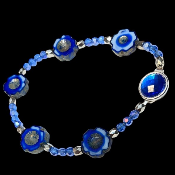 Hand Crafted Jewelry - Artisan Made Czech Glass Beads & Czech Crystals Bracelet
